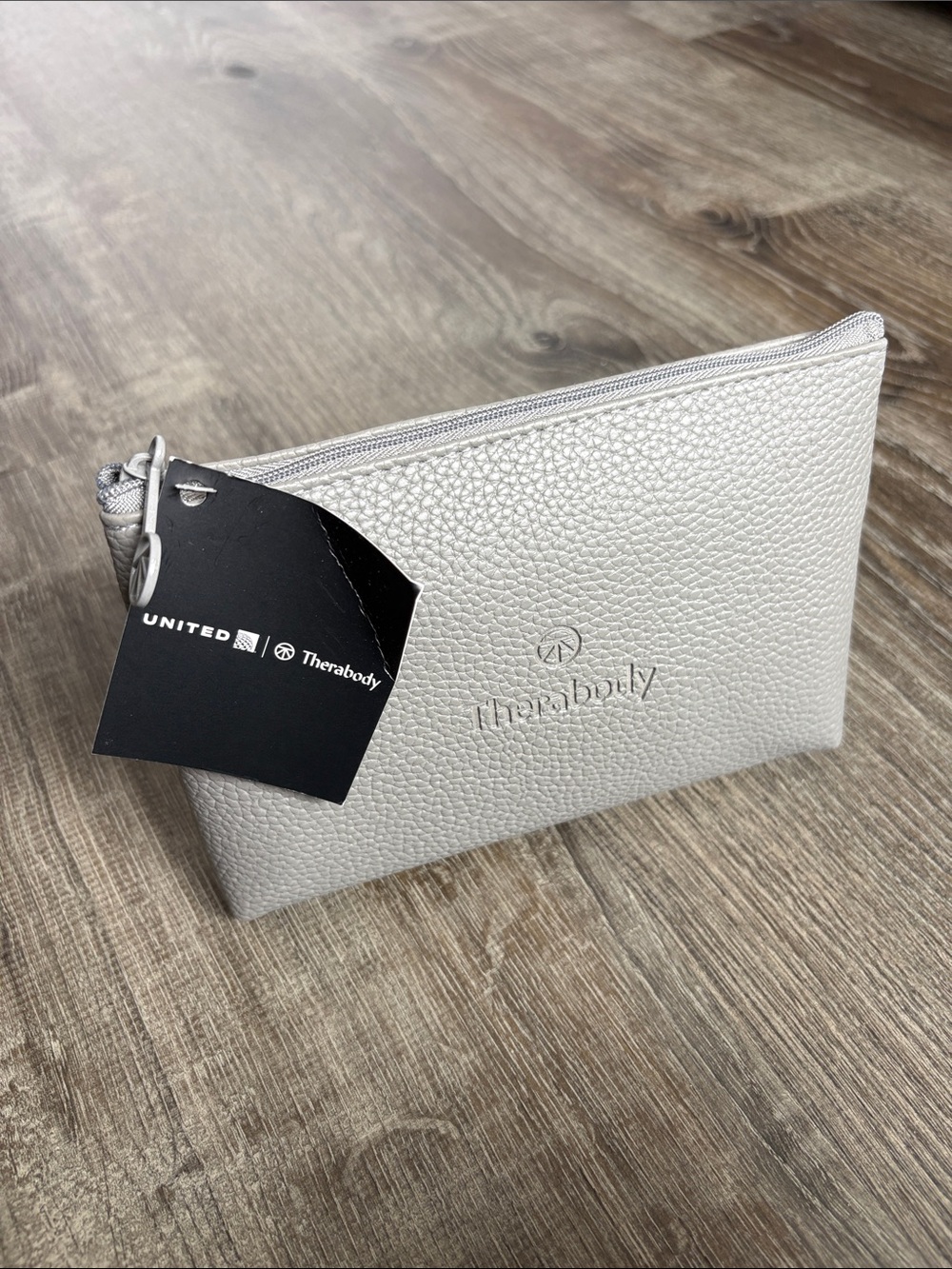 United Airlines amenity kit